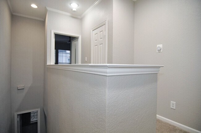 Building Photo - 2902 State St