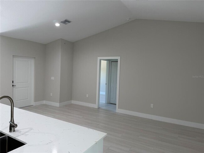 Building Photo - 23367 Mayville Ave