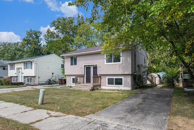 Building Photo - 4434 E Willoughby Rd