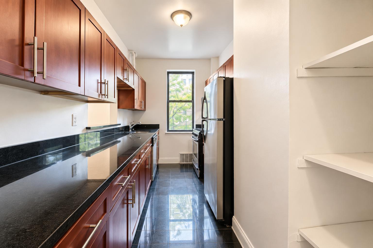 Building Photo - 850 W 176th St