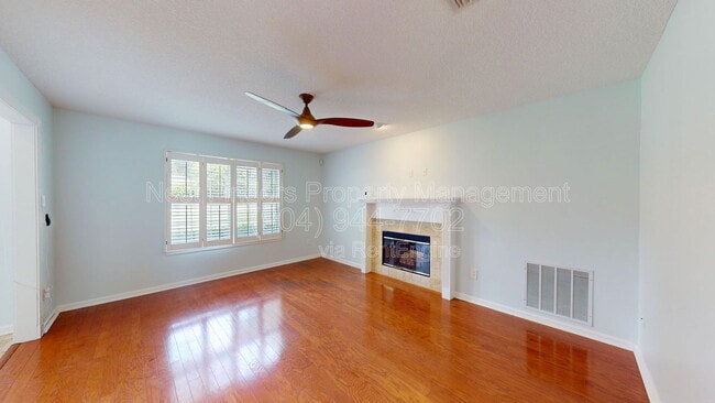 Building Photo - 1142 Westwood Dr