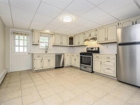 Building Photo - 39 Graywood Rd