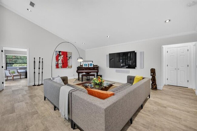 Building Photo - 2801 DC Country Club Boulevard
