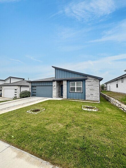 Primary Photo - 14005 Lubeck Dr