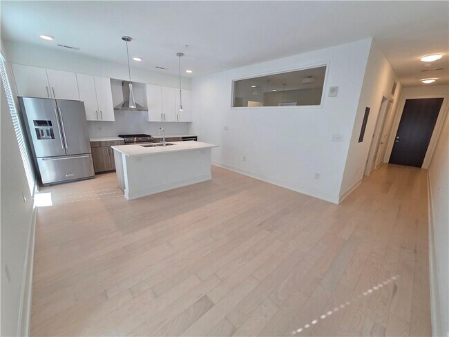 Building Photo - 775 Juniper St NE