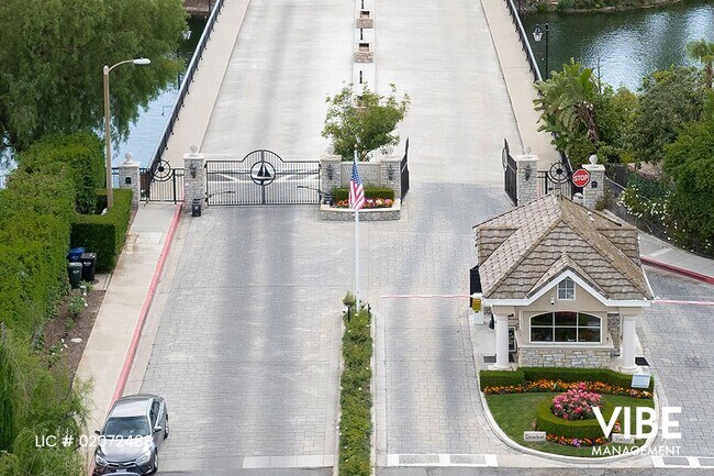 Building Photo - Gorgeous GUARD GATED Westlake Island 3+3 home w/ BOAT DOCK & BOAT!