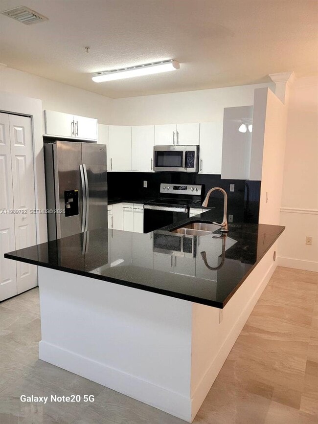 Building Photo - 4602 SW 160th Ave