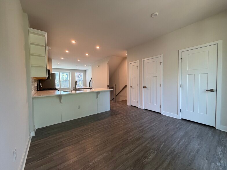 Building Photo - 342 Music Hall Way
