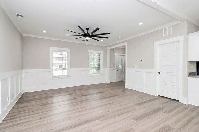 Building Photo - Stunning 3BD/2.5BA Home in Charlotte!