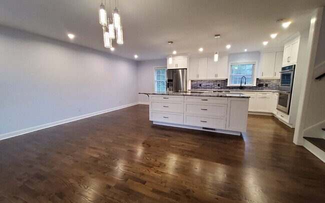 Building Photo - "Charming 3-Bed Oasis with Granite Touches & Cozy Fireplace on Spartan Road!"