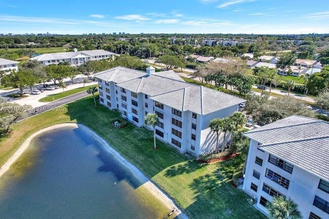 Building Photo - 6049 Balboa Cir