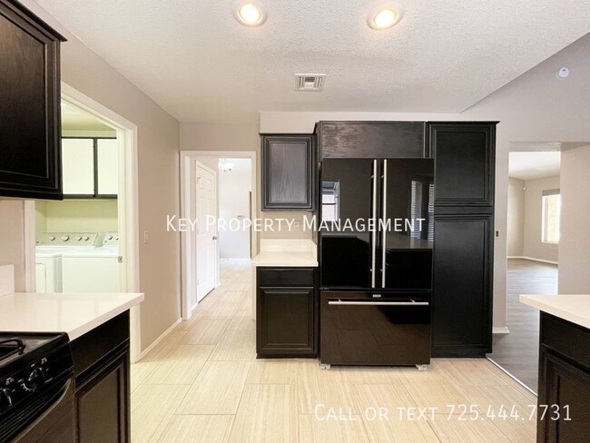 Building Photo - REMODELED 2 BEDROOM 2 BATH TOWNHOME ON THE...