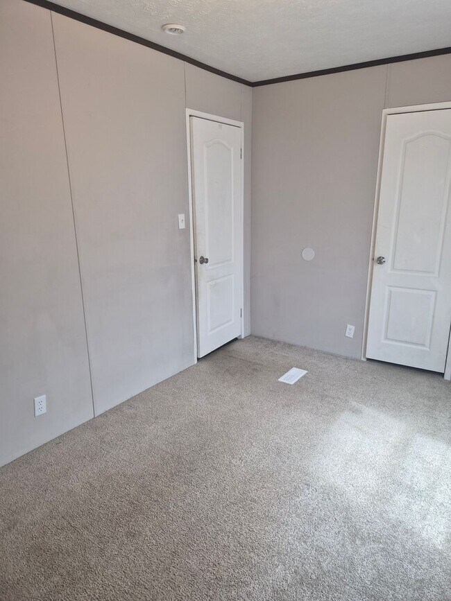 Building Photo - Heiskell 37754 - 3 bedroom, 2 bath home - Call Lisa Vineyard (865) 216-9334