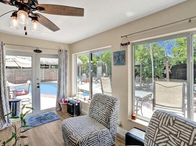 Building Photo - 2099 NE 4th Ct