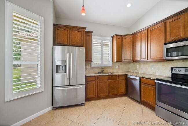 Building Photo - 6020 Spring Lake Terrace