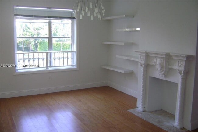 Building Photo - 4812 Pine Tree Dr