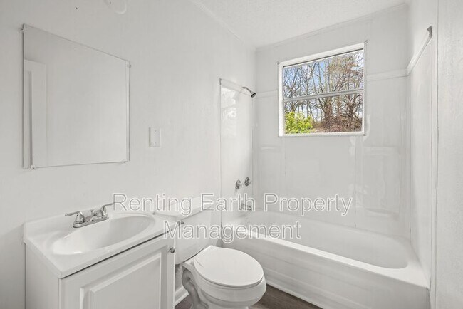 Building Photo - 1808 Brewster Rd