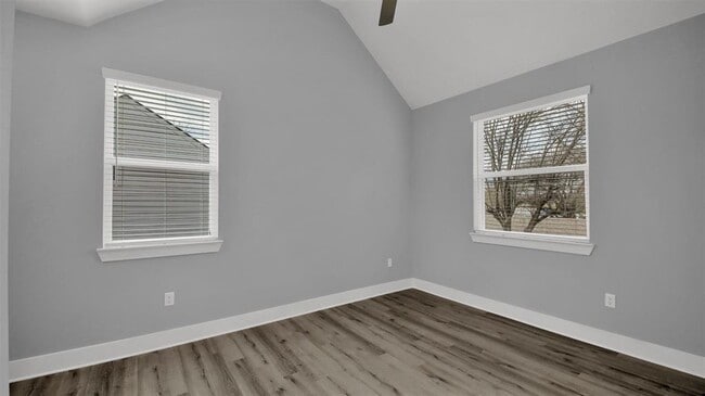 Building Photo - 1104 Begonia Terrace