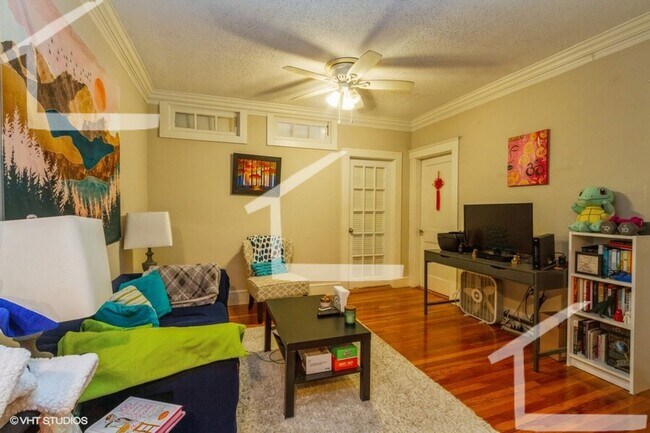 Building Photo - Amazing 3 bed in Brighton