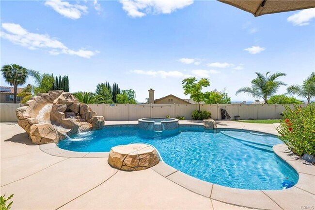 Building Photo - Gorgeous Murrieta 4 Bedroom/3 Bath Home wi...