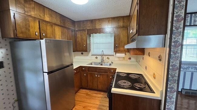 Building Photo - 101 Hickory Ln