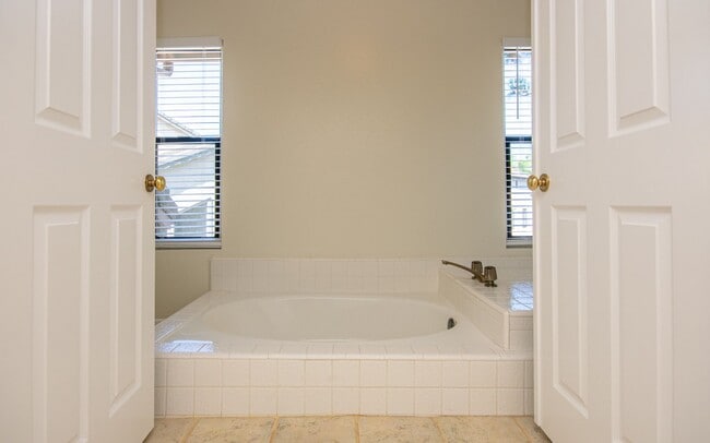 Building Photo - Wonderful 3BR/2.5BA La Costa Home!!!