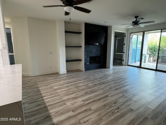 Building Photo - 7580 E Earll Dr