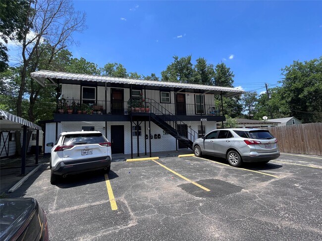 Building Photo - 8335 Bonner Dr