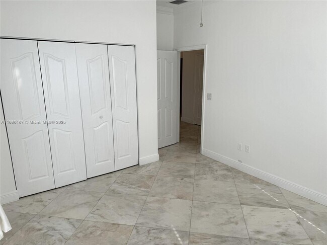 Building Photo - 3375 Percival Ave
