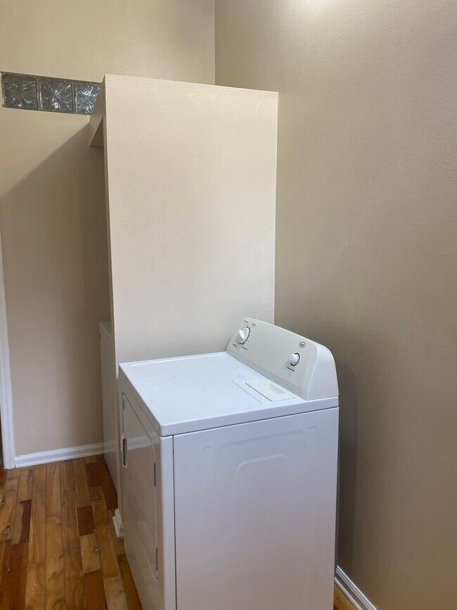 Building Photo - 2603 W Tharpe St