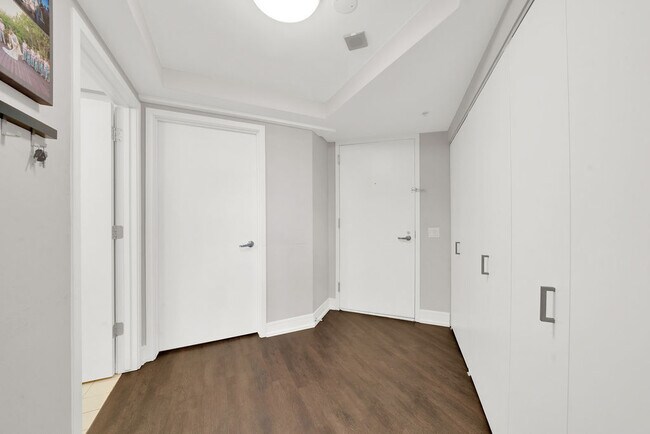 Building Photo - 545 N Dearborn St