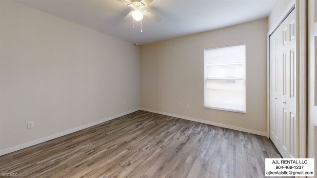 Building Photo - 2 br, 2 bath 4plex - 121 Bahia Terrace Dri...