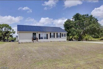Building Photo - 2010 S Montana Cir