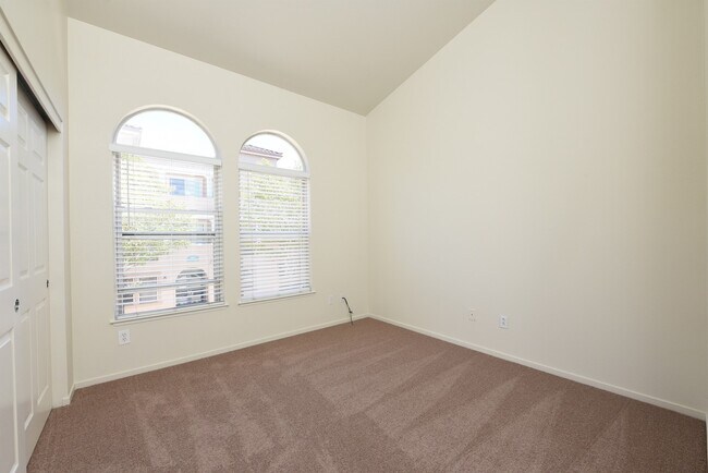 Building Photo - Beautiful 2BR/2BA Condo - Convenient Downtown San Jose Location!