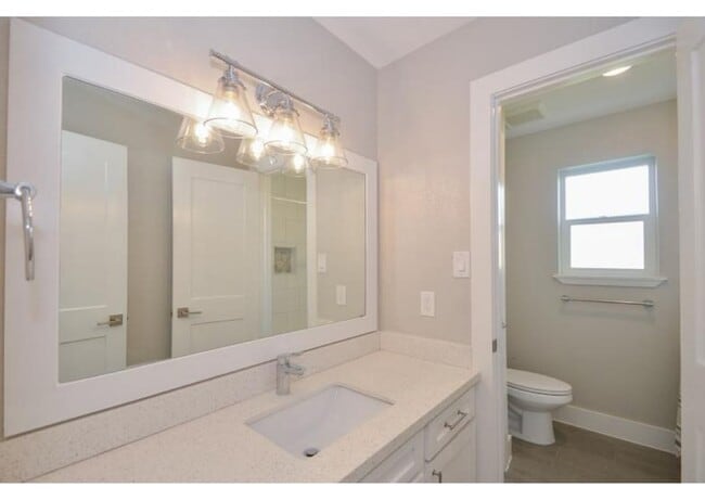 Building Photo - 6315 Bowers St