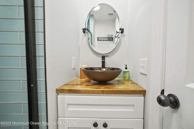 Building Photo - 110 11th Ave