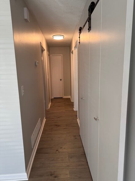 Building Photo - 1214 E Johnston St