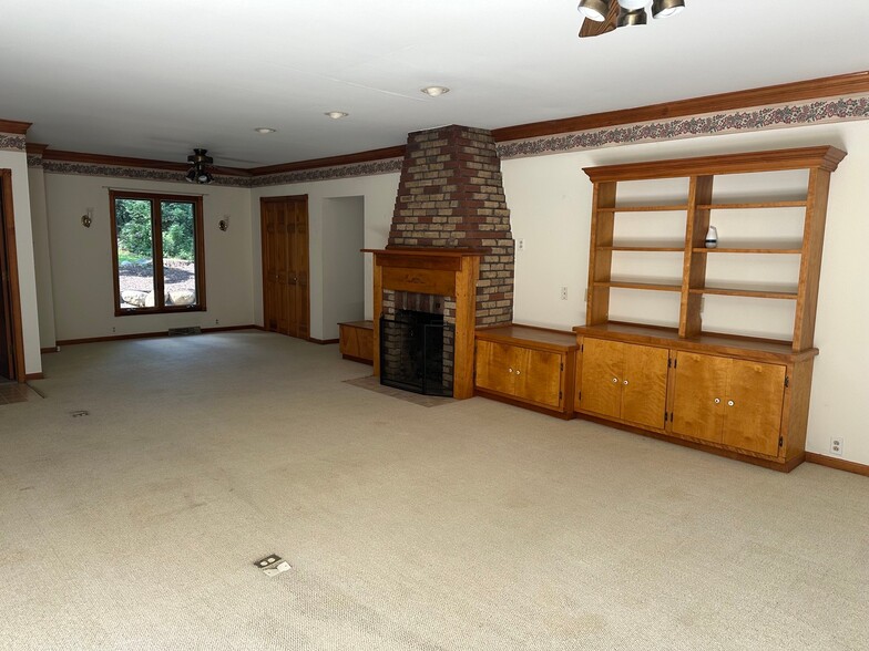 Building Photo - 2642 WI-120