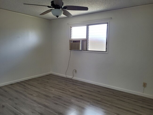 Building Photo - Nice 3bd, 1.5 bath, 2pkg 1268sqft w/lanai ...