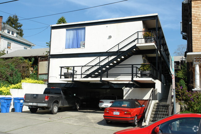 Building Photo - Milvia Apartments