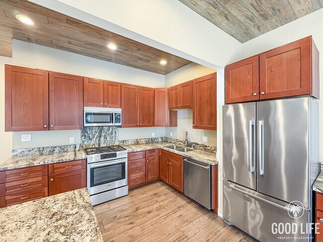 Primary Photo - Newly remodeled 4bed/2bath home w/upgrades!