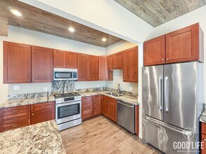 Building Photo - Newly remodeled 4bed/2bath home w/upgrades!