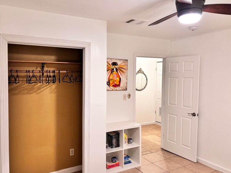 Building Photo - 5414 Bolm Rd