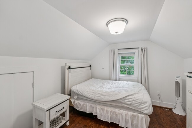 Building Photo - 7209 Dartmouth Ave