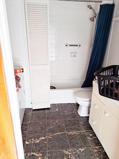 Building Photo - 7030 Magazine St