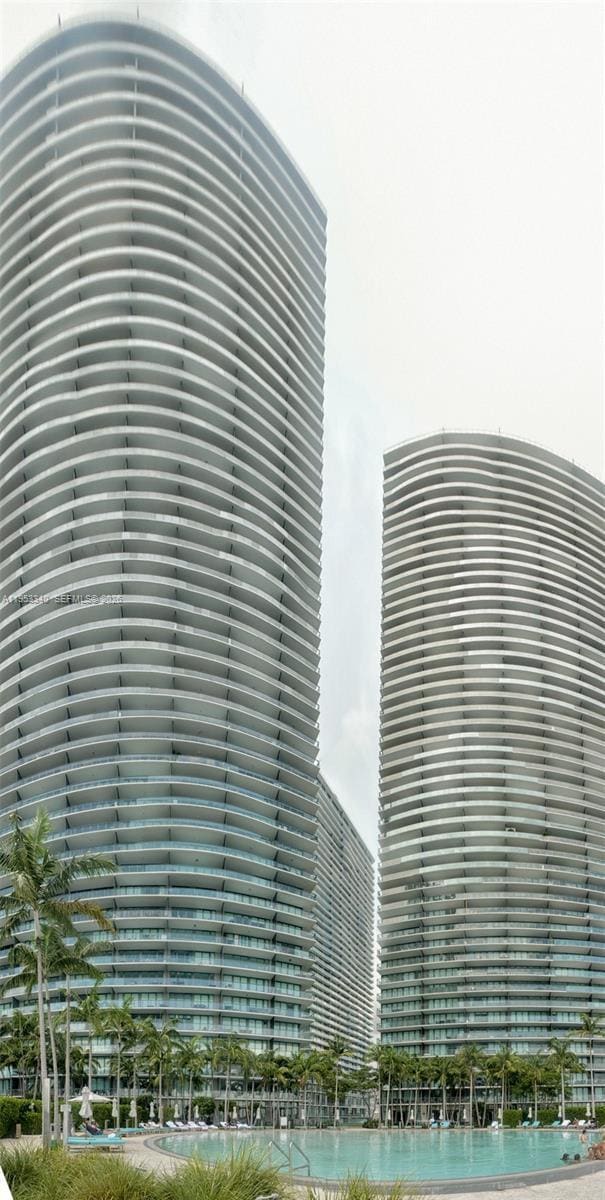 Building Photo - 480 NE 31st St