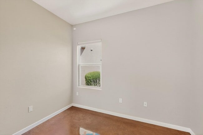 Building Photo - 2201 Rozinante Ct NW