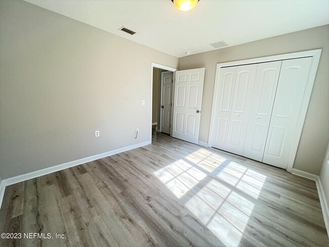 Building Photo - 1044 Bruen St