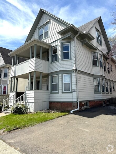 Building Photo - 32 Dayton St