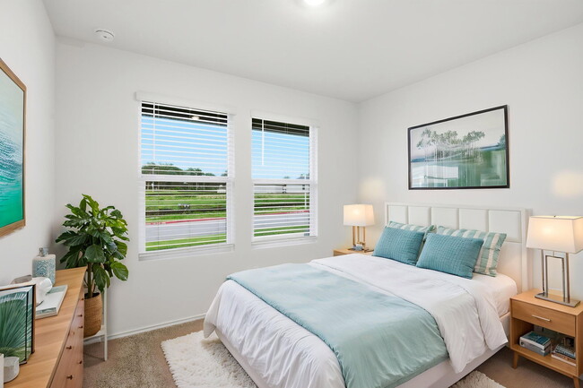 Building Photo - 306 Constanza Trl